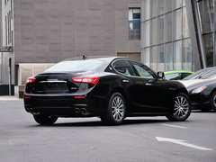 玛莎拉蒂  3.0T 自动 车辆右侧尾部视角