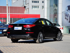 东风悦达起亚  2.0T AT 车辆右侧尾部视角