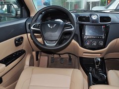 五菱宏光 2014款 1.5L 手动 S 豪华型