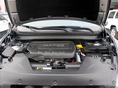 Jeep  2.4L 自动 发动机局部特写