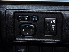 雷克萨斯CT 2014款 200h 1.8L CVT 精英版（双色）