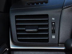 雷克萨斯CT 2014款 200h 1.8L CVT 舒适版（双色）