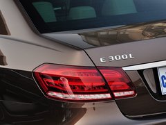 奔驰E级 2014款 改款E300L 3.0L 自动 运动豪华型
