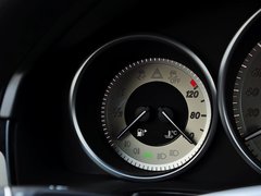 奔驰E级 2014款 改款E300L 3.0L 自动 运动豪华型