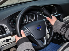 沃尔沃V40 2014款 Cross Country 2.0T T5 AWD 智雅版