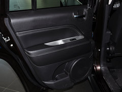 指南者(进口) 2014款 改款 2.0L CVT 两驱精英版 5座