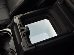 发现 2014款 3.0T SD V6 HSE柴油版
