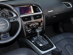 奥迪A5 2014款 45TFSI 2.0T CVT Cabriolet 风尚版