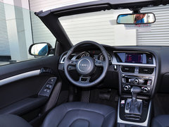 奥迪A5 2014款 45TFSI 2.0T CVT Cabriolet 风尚版