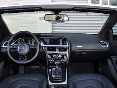 奥迪A5 2014款 45TFSI 2.0T CVT Cabriolet 风尚版