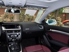 奥迪A5 2014款 45TFSI 2.0T CVT Coupe 风尚版