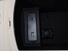 比亚迪e6 2014款 先行者 尊贵版 5座