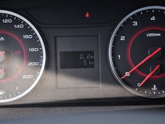 上汽大通MAXUS G10 2014款 2.0T 手动 精英版 7座