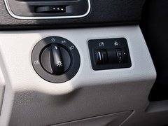 上汽大通MAXUS G10 2014款 2.0T 手动 精英版 7座