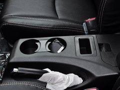 比亚迪S6 2014款 2.0L 手动 尊贵型 5座