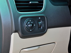 宝骏610 2014款 1.5L 自动 舒适型