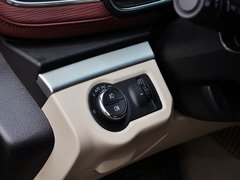 别克GL8 2014款 2.4L 自动 LT豪华商务行政版 7座