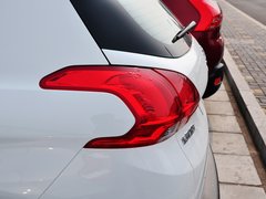 标致2008 2014款 1.6L 自动 时尚版 5座