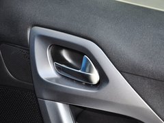 标致2008 2014款 1.6L 手动 时尚版 5座