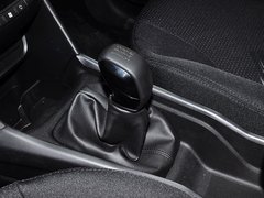 标致2008 2014款 1.6L 手动 时尚版 5座