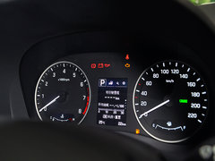 现代ix25 2015款 2.0L 自动 四驱尊贵型 GLX 5座