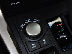 雷克萨斯NX 2015款 300h 锋芒版 全驱 5座