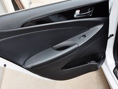 索纳塔八 2014款 2.4L 自动 顶级版 国V