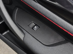 宝马X1 2014款 sDrive18i 运动设计套装 5座
