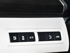 标致408 2014款 1.6T 自动 至尊版