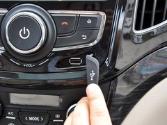 宝骏730 2014款 1.5L 手动 豪华型 7座