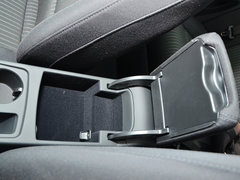 奥迪A4L 2015款 30 TFSI 自动 舒适型
