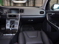 沃尔沃V60 2015款 2.0T 自动 T5 智雅版