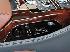 奥迪A8 2014款 45 TFSI quattro豪华型