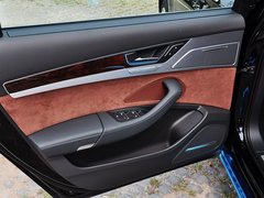 奥迪A8 2014款 45 TFSI quattro豪华型