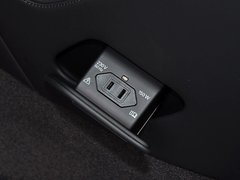 奥迪A8 2014款 45 TFSI quattro豪华型