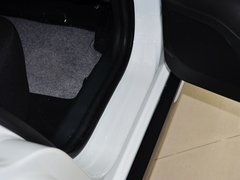 中华V5 2014款 1.5T 自动 四驱尊贵型 5座