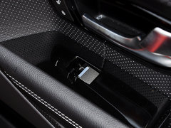 揽胜极光（进口） 2015款 2.0T 倾橙限量版 5座