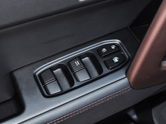 现代ix25 2015款 2.0L 自动 四驱尊贵型 GLX 5座