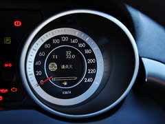 奔腾X80 2015款 2.0L 自动 舒适周年纪念版 5座