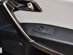 奔腾X80 2015款 2.0L 自动 豪华型 5座