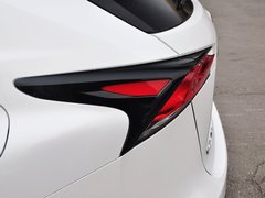 雷克萨斯NX 2015款 300h 锋致版 全驱 5座