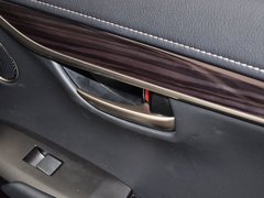 雷克萨斯NX 2015款 300h 锋致版 全驱 5座