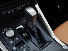 雷克萨斯NX 2015款 300h 锋尚版 前驱 5座