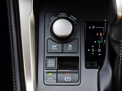 雷克萨斯NX 2015款 300h 锋尚版 前驱 5座