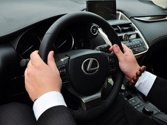 雷克萨斯NX 2015款 300h 锋尚版 前驱 5座