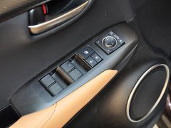 雷克萨斯NX 2015款 300h 锋尚版 前驱 5座