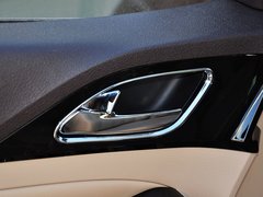 宝骏730 2014款 1.5L 手动 豪华导航ESP版 7座