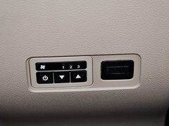宝骏730 2014款 1.5L 手动 豪华导航ESP版 7座