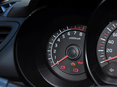 起亚K2 2015款 三厢 1.4L MT GLS