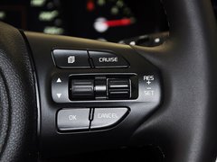 索兰托 2015款 索兰托L 2.4L GDI 汽油4WD精英版 5座 国V